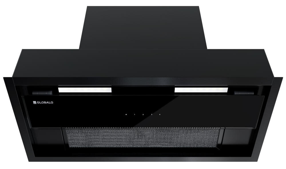 Czarny okap kuchenny z widocznym logo \'GLOBALO\' na panelu przednim. Posiada metalowy filtr i oświetlenie LED.
