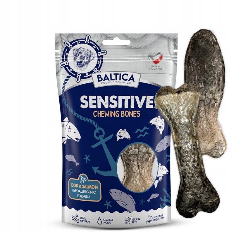 Opakowanie produktu Baltica Excellent Sensitive Chewing Bones z widocznym logo i grafiką ryb oraz kotwicą. Na opakowaniu napis: \'COD & SALMON HYPOALLERGENIC FORMULA\'.