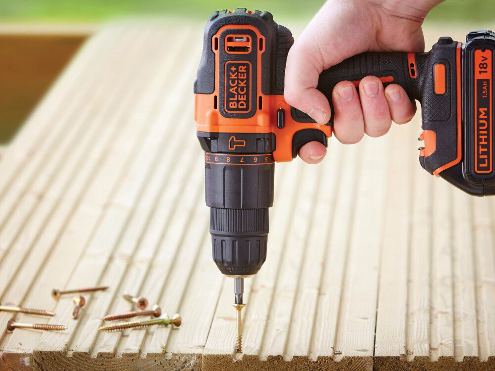 Wiertarko-wkrętarka BLACK&DECKER BDCHD18K 10-pozycyjna regulacja momentu obrotowego sprzęgło w drewnie do 25 mm w metalu i w murze do 10 mm