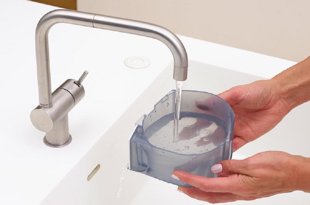 Odkurzacz ręczny BLACK & DECKER Dustbuster DVJ325BF bez worka pojemnik potrójna filtracja