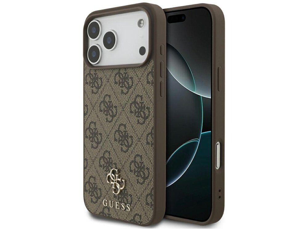 Brązowe etui na telefon z wzorem 4G i logo GUESS na dole. Etui jest przeznaczone do telefonu z trzema aparatami i posiada wycięcia na przyciski oraz porty.