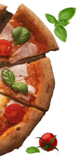 Na obrazie widoczne są kawałki pizzy z pomidorami, liśćmi bazylii i szynką. Obok pizzy znajdują się świeże liście bazylii i pomidory koktajlowe.