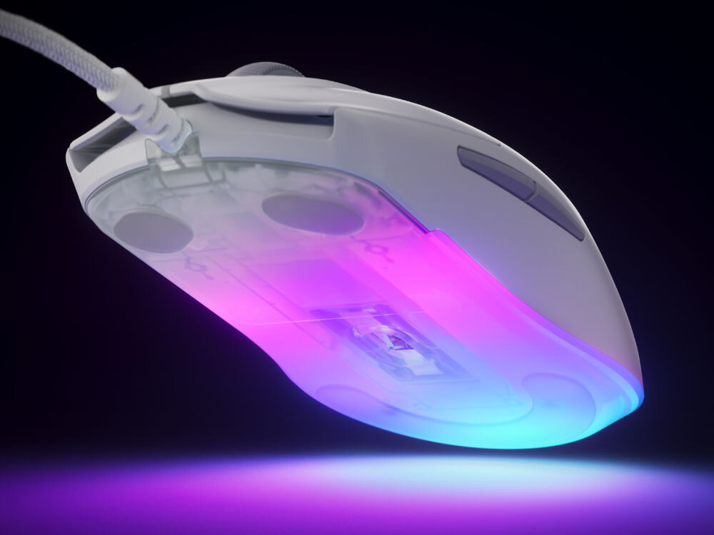 Biała mysz komputerowa z podświetleniem RGB, emitującym różowe i niebieskie światło. Widoczny jest kabel oraz dwa przyciski na górnej powierzchni.