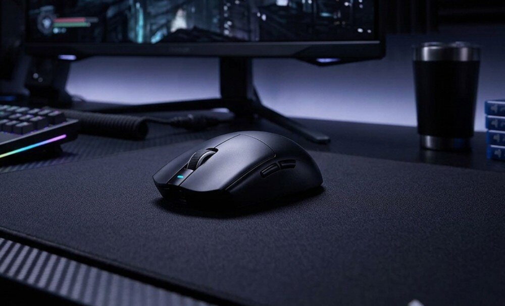 Mysz MCHOSE G3 V2 Mysz komputerowa ujęta od przodu z widoczną rolką przewijania, dwoma przyciskami głównymi, gniazdem USB-C na przedniej krawędzi oraz dwoma przyciskami bocznymi