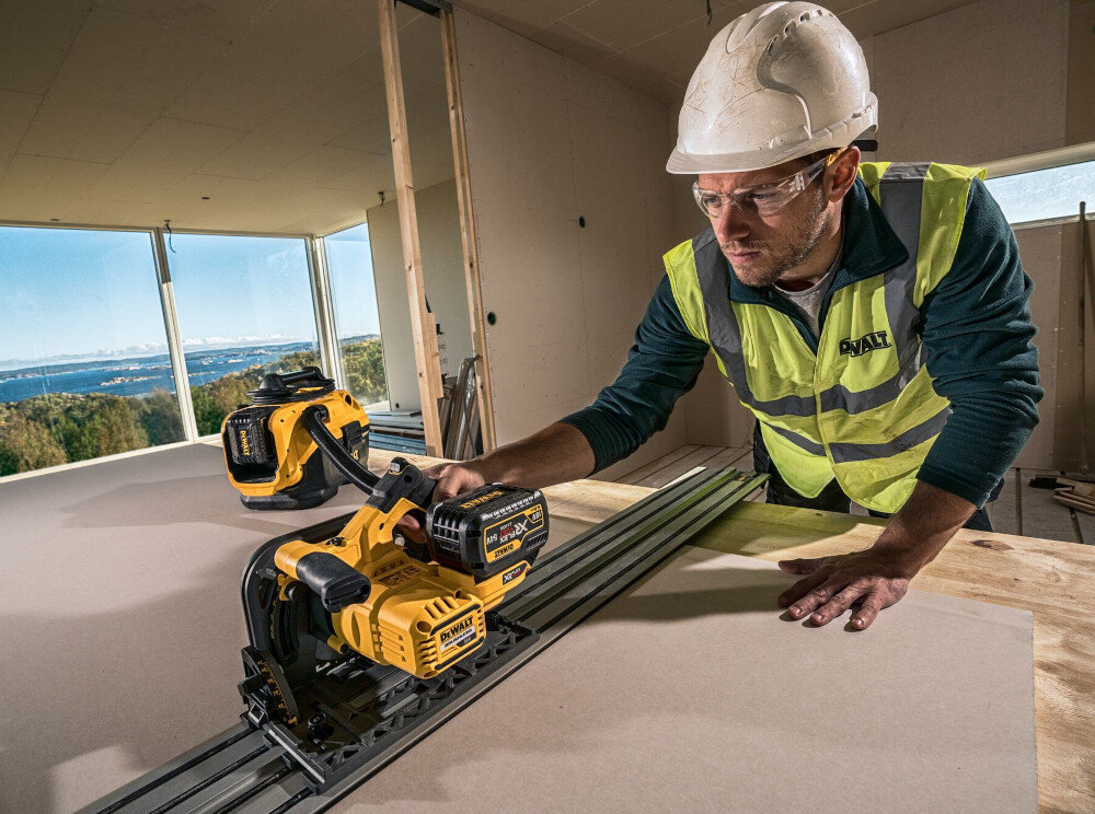 Zagłębiarka DEWALT DCS520NT elektroniczne zarządzanie ustawieniami pracy dostosowanie konkretnych opcji działania