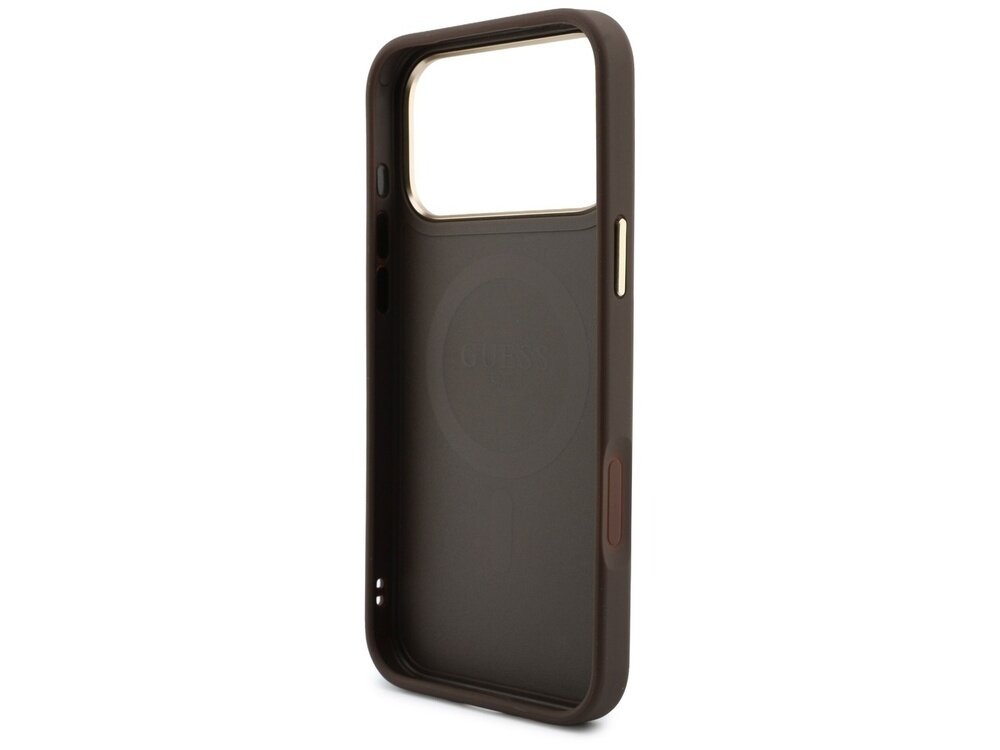 Brązowe etui na telefon z dużym otworem na aparat i napisem \'GUESS\' wewnątrz. Etui posiada wycięcia na przyciski i porty.