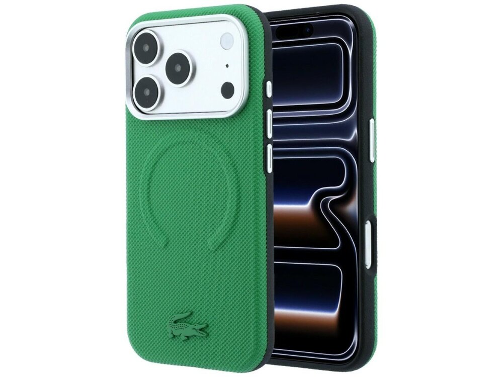 Zielone etui z teksturą, z wycięciem na aparat i logo krokodyla na dole. Etui jest przeznaczone do telefonu z trzema obiektywami aparatu.
