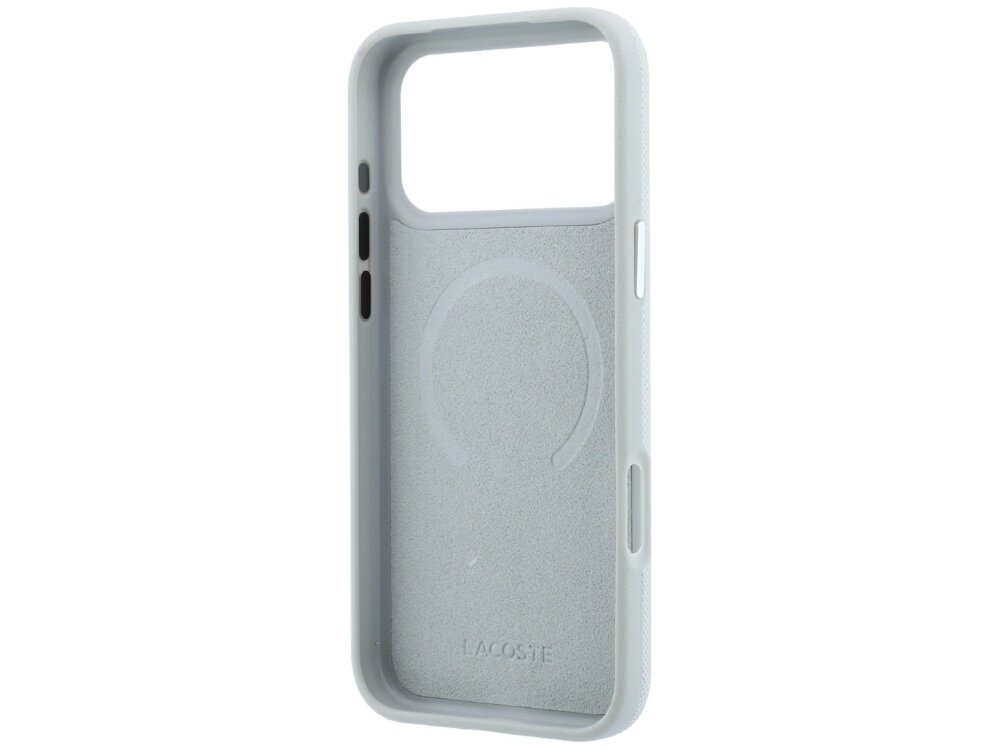 Szare etui na telefon z dużym otworem na aparat i napisem \'LACOSTE\' na dole. Wewnątrz widoczny jest okrągły wzór, prawdopodobnie miejsce na MagSafe.