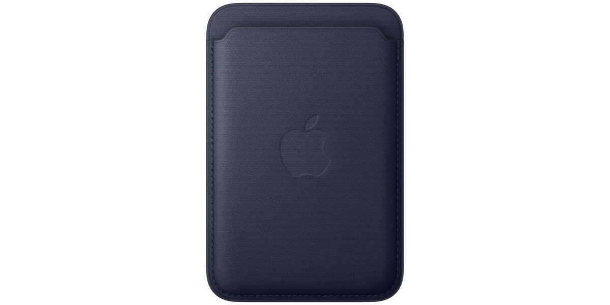 Etui do iPhone na białym tle.