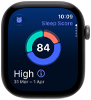 Apple Watch Series 12 z kopertą z aluminium w kolorze gwiezdnej szarości, na ekranie wykres kołowy z wynikiem snu, widoczna prawa strona obudowy, pokrętło Digital Crown