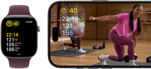 Na obrazie widoczny jest smartwatch z wyświetlaczem pokazującym czas 10:09 oraz dane treningowe: 22:14, 121 z ikoną serca, 155 CAL. Obok znajduje się osoba ćwicząca w jasnoróżowej koszulce i fioletowych legginsach na tle drewnianej ściany.