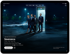Na ekranie tabletu widoczna jest scena z czterema osobami wychodzącymi z jasnego pomieszczenia na ciemne otoczenie. Na ekranie znajduje się tekst: \'Severance\' oraz przycisk \'Accept Free Trial\'.