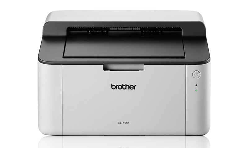Na obrazie widoczna jest drukarka z logo \'brother\' na przednim panelu. Model oznaczony jako HL-1110.