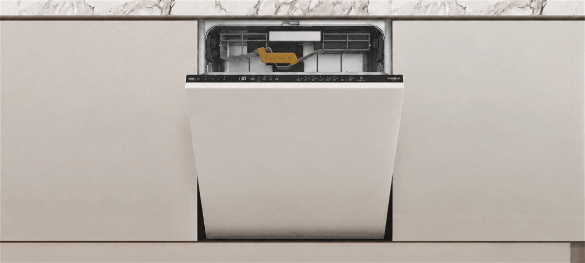 ZMYWARKA WHIRLPOOL W8IC1542MEXPL MAXISPACE POWERCLEAN Zmywarka Whirlpool do zabudowy z lekko uchylonymi drzwiami. Grafika prezentuje funkcję automatycznego otwierania po zakończeniu cyklu stal nierdzewna chromowane uchwyty minimalistyczny design zintegrowany panel trwałość urządzenia