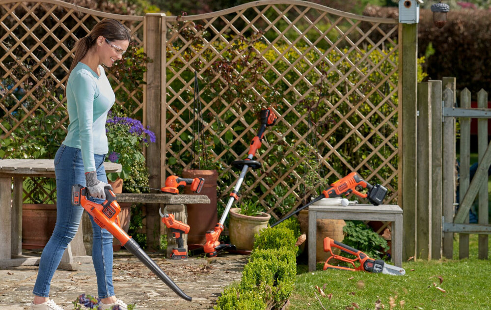 Dmuchawa do liści BLACK & DECKER GWC1820PC silnik bezszczotkowy indukcyjny niezawodny trwaly dlugi czas pracy mniejsza koniecznosc konserwacji