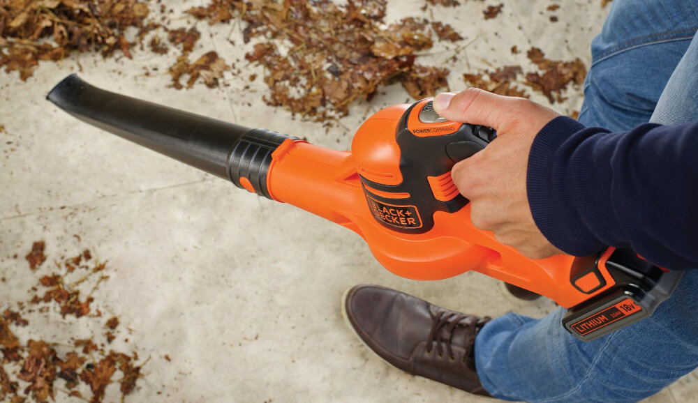 Dmuchawa do liści BLACK & DECKER GWC1820PC komfort bezpieczestwo bezpieczny wlacznik On/Off