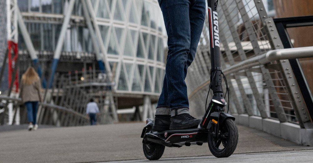 Hulajnoga elektryczna APRILIA E-SRZ 50km 350W 10
