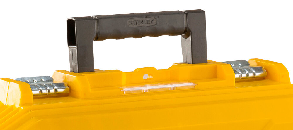 Walizka narzędziowa STANLEY FMST1-71943 Fatmax zbliżenie na rączkę ergonomiczny uchwyt pokryty grubą warstwą gumy pogrubiona rączka minimalizuje zmęczenie dłoni miejsce na etykietę możliwość zastosowania kłódki praktyczność i bezpieczeństwo