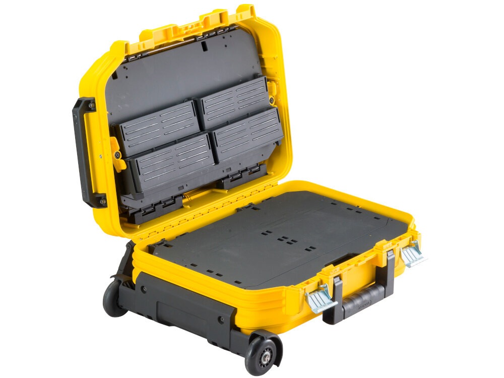 Walizka narzędziowa STANLEY FMST1-72383 Fatmax otwarta walizka na białym tle ergonomiczny uchwyt pokryty grubą warstwą gumy pogrubiona rączka minimalizuje zmęczenie dłoni miejsce na etykietę możliwość zastosowania kłódki praktyczność i bezpieczeństwo