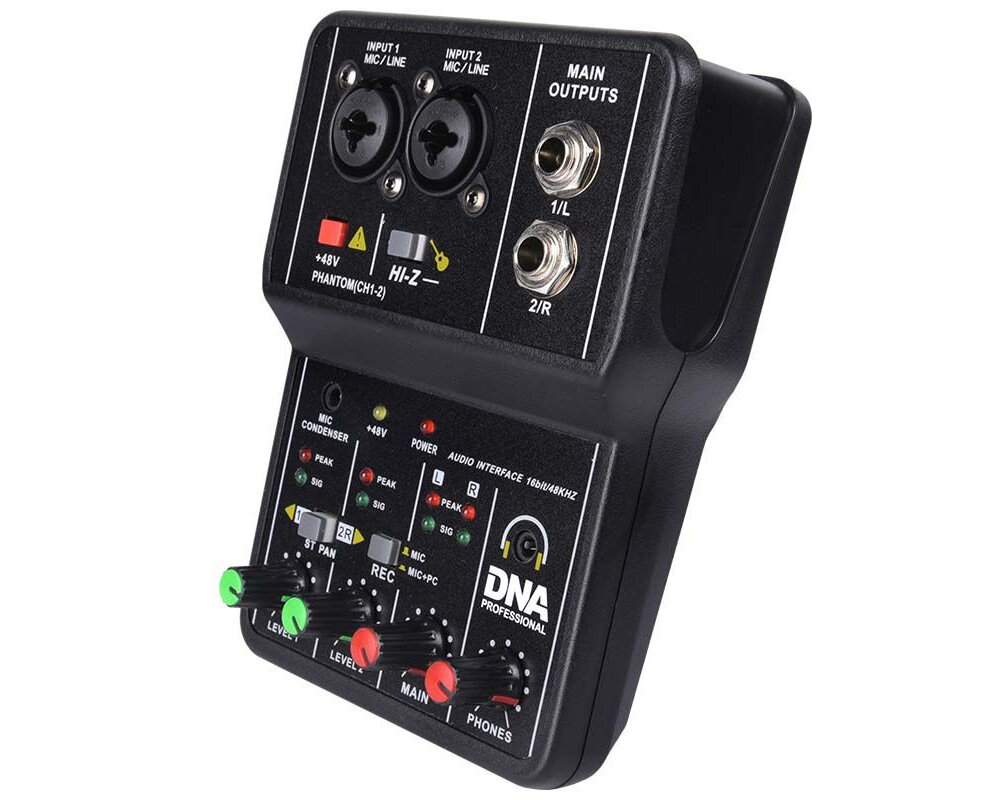 Mikser audio z dwoma wejściami MIC/LINE, wyjściami MAIN OUTPUTS oraz różnymi pokrętłami i przełącznikami. Widoczne logo \'DNA PROFESSIONAL\'.