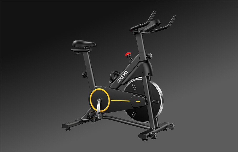 Czarny rower magnetyczny z żółtymi akcentami, z widocznym logo \'UREVO\' na ramie. Rower posiada regulowane siodełko i kierownicę oraz koło zamachowe z osłoną.