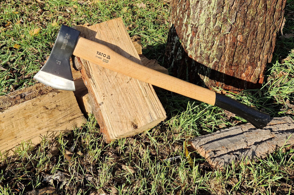 Siekiera uniwersalna YATO YT-8002 0.8 kg lekka wygodna poreczna wytrzymala precyzyjna