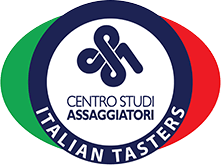 Logo z napisem \'CENTRO STUDI ASSAGGIATORI ITALIAN TASTERS\' na tle w kształcie elipsy z kolorami zielonym, czerwonym i niebieskim.
