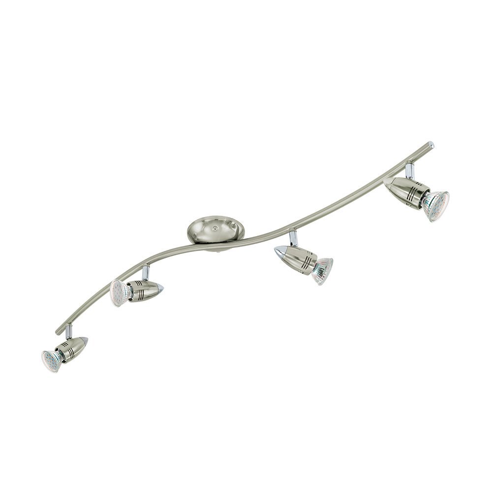 Na obrazie widoczna jest metalowa lampa sufitowa z czterema regulowanymi reflektorami LED, zamontowana na zakrzywionej listwie. Lampa ma nowoczesny design i srebrne wykończenie.