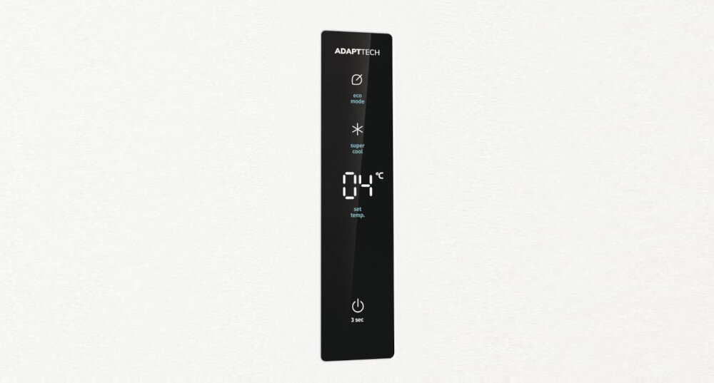 Czarny panel sterowania z napisem \'ADAPTECH\' na górze, wyświetlający temperaturę \'04°C\'. Widoczne są ikony trybu eko, super cool oraz przycisk zasilania z napisem \'3 sek\'.