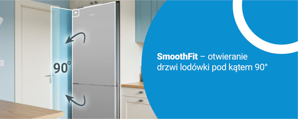 Obraz przedstawia lodówkę z otwartymi drzwiami pod kątem 90 stopni. Obok znajduje się napis: \'SmoothFit – otwieranie drzwi lodówki pod kątem 90°\'.