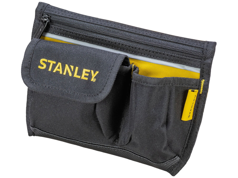 Kieszeń na narzędzia STANLEY 1-96-179 zamknięta kieszeń na białym tle widoczna od przodu pod skosem z odpornej tkaniny 600x600 Denier trwałość lekka konstrukcja waga 0,2 kg wymiary 240 x 60 155 mm