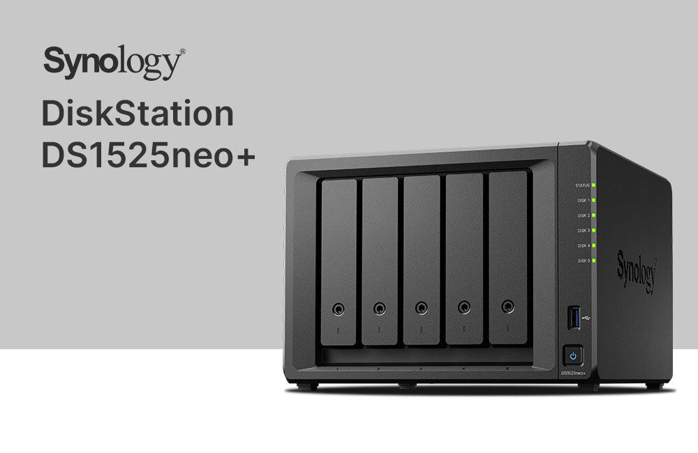 Synology DS1525neo+ — pięciozatokowy serwer NAS na biurku na stanowisku pracy