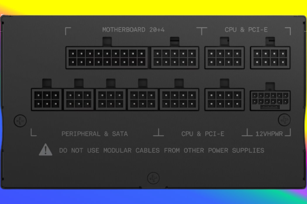 Panel zasilacza z widocznymi gniazdami oznaczonymi jako MOTHERBOARD 20+4, CPU & PCI-E, PERIPHERAL & SATA oraz 12VHPWR. Na dole znajduje się ostrzeżenie: \'DO NOT USE MODULAR CABLES FROM OTHER POWER SUPPLIES\'.