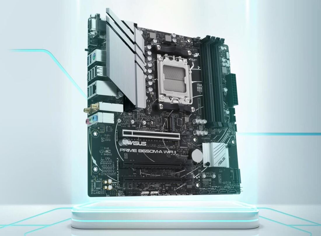 Obraz przedstawia płytę główną z widocznym logo \'ASUS\' oraz napisem \'PRIME B650M-A WIFI II\'. Płyta jest umieszczona na jasnym tle z niebieskimi akcentami świetlnymi.