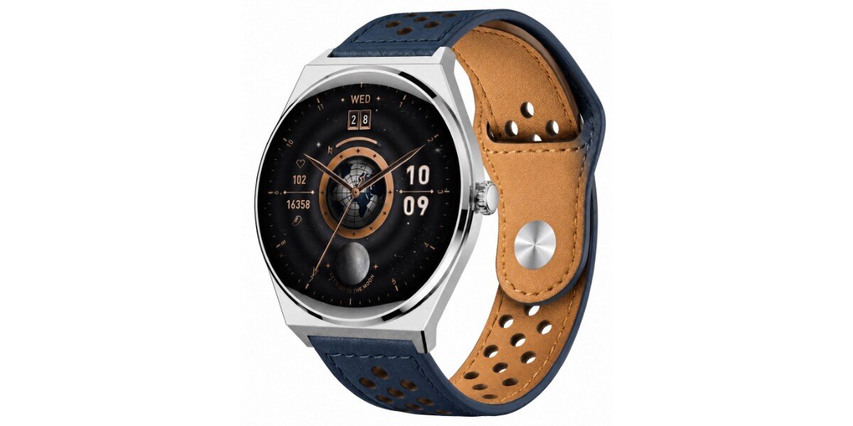 Smartwatch z okrągłą tarczą, wyświetlający datę i czas, z granatowym paskiem z perforacjami i brązowym wnętrzem.