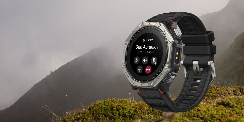 Smartwatch Amazfit T-Rex Dual Solar 51 mm Black Magma w górach we mgle – połączenie Bluetooth na ekranie, wbudowany głośnik i mikrofon, asystent Zepp Flow, smartwatch z rozmowami