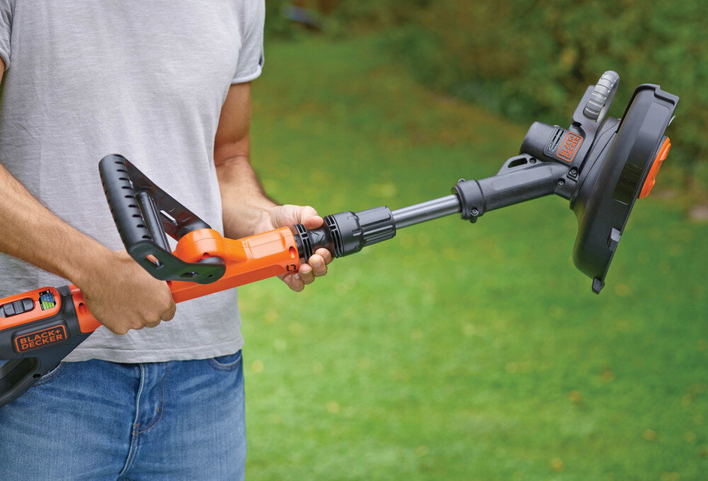 Podkaszarka akumulatorowa BLACK&DECKER STC1820EPC komfortowy uchwyt ergonomiczna forma dobre wyważenie