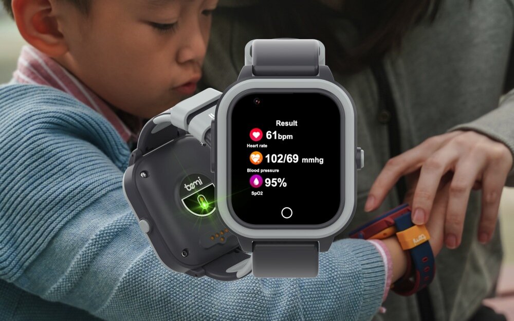 Na obrazie widoczny jest smartwatch z wyświetlaczem pokazującym wyniki: Heart rate 61 bpm, Blood pressure 102/69 mmhg, SpO2 95%. W tle znajduje się osoba zakładająca zegarek na rękę dziecka, a na zegarku widoczne jest logo \'bemi\'.