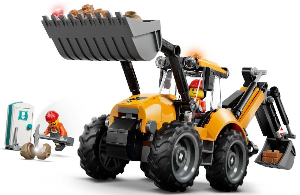 Zestaw LEGO przedstawia żółtą koparko-ładowarkę z dużymi kołami i ruchomą łyżką. Obok znajduje się figurka w kasku oraz mała konstrukcja przypominająca toaletę przenośną.