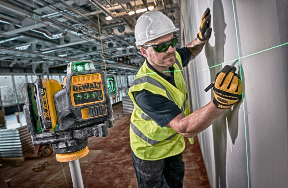 Laser krzyżowy DEWALT DCE089D1G jedna linia poziomą i dwie pionowe w zakresie 360° zmienna sekwencja migania w trybie recznym dodatkowa kontrola wygoda uzytkowania tryb impulsywny wspolpraca z detektorem odleglosc do 50 m