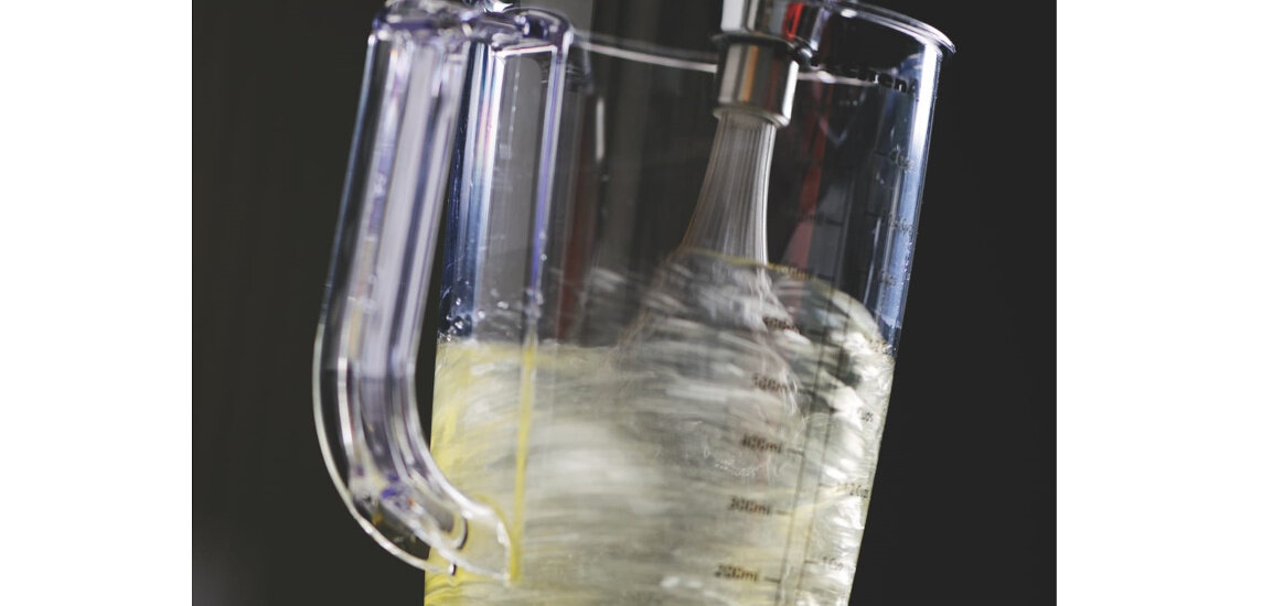 Blender KITCHENAID 5KHB2570EAC czerwony  cichy i skteczny wydajny regulacja zmiana predkosci konsystencja