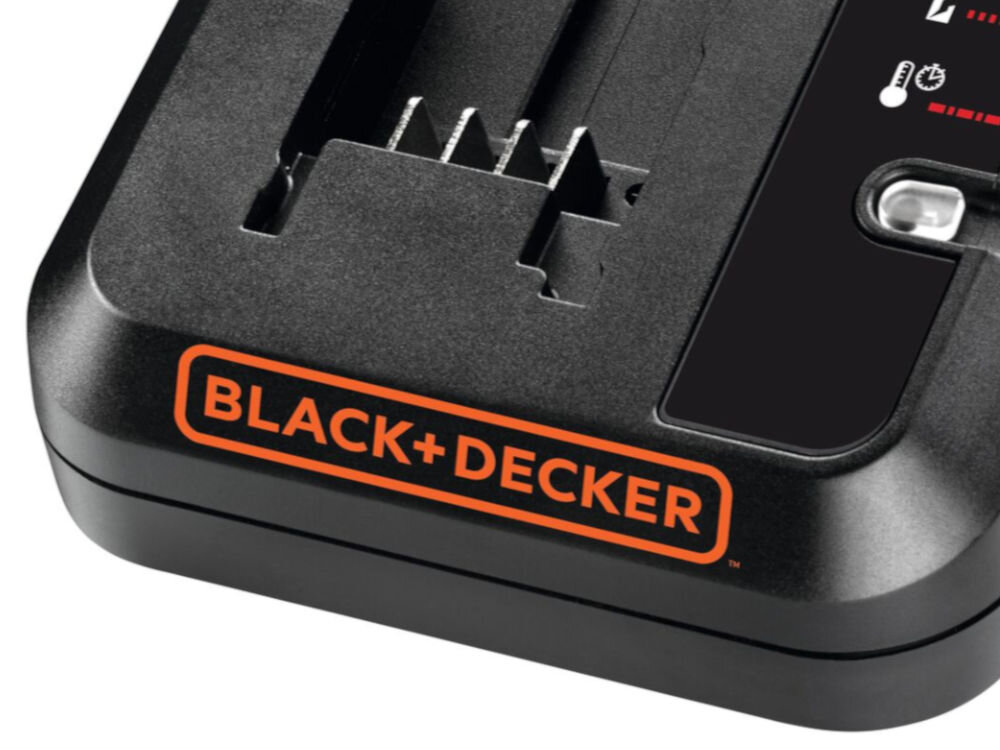 Ładowarka BLACK&DECKER BDC2A-QW 18/54V 2A, przerwy, szybkie, efektywność, 54V, 18V, Zbliżenie na obudowę ładowarki, dolnej partii z napisem Black Decker, wszystko na białym tle