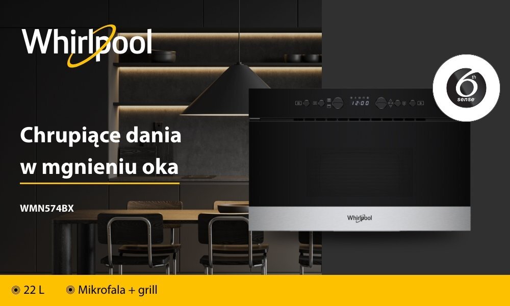 Obraz przedstawia kuchenkę mikrofalową z logo Whirlpool, umieszczoną na tle nowoczesnej kuchni. Widoczny tekst: \'Chrupiące dania w mgnieniu oka\', \'WMN574BX\', \'22 L\', \'Mikrofala + grill\'.