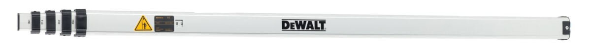 Łata niwelacyjna DEWALT DE0734-XJ, waga, transport, warunki, mobilność, na białym tle łata piozomo od strony libelli