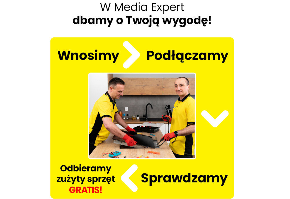 Dwóch mężczyzn w żółtych koszulkach i czerwonych rękawicach montuje sprzęt kuchenny na blacie. Tekst na obrazie: \'W Media Expert dbamy o Twoją wygodę! Wnosimy data-genbyai=