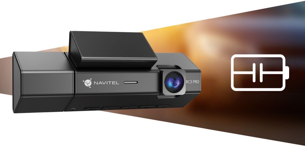 Obraz przedstawia wideorejestrator z napisem \'NAVITEL RC3 PRO\' oraz logo NAVITEL. Obok urządzenia znajduje się ikona baterii na rozmytym tle.