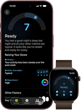 Na obrazie widoczny jest smartfon z aplikacją monitorującą sen, pokazującą wynik \'7\' i stan \'Ready\'. Obok znajduje się smartwatch z podobnym interfejsem aplikacji.