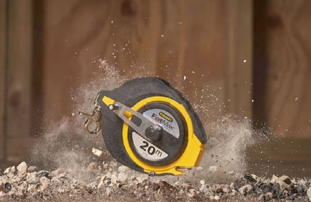 Miara zwijana STANLEY 0-34-133 (20 m), obudowa, grip, wstrząsy, przenoszenie, miarka upada na podłogę, wznoszać kurz nad ziemią