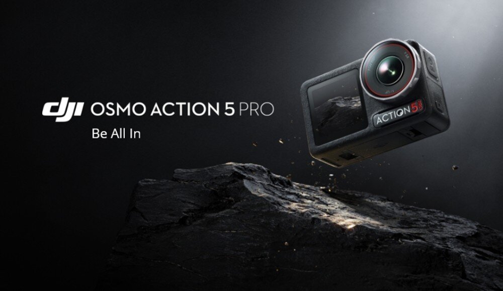 Na obrazie widoczna jest kamera sportowa z napisem \'ACTION 5\' na obudowie, unosząca się nad ciemnym, skalistym tłem. Obok kamery znajduje się tekst: \'dji OSMO ACTION 5 PRO Be All In\'.