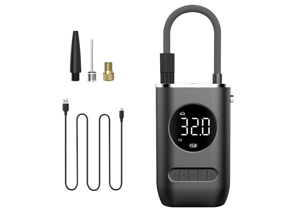 Na obrazie widoczna jest pompka rowerowa z wyświetlaczem pokazującym \'32.0 PSI\' oraz zestaw końcówek i kabel USB. Pompka ma ciemny kolor i posiada przyciski sterujące na obudowie.